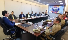 Governador Lucas Ribeiro em reunião com forças de segurança