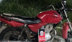 Moto adulterada apreendida pela polícia militar em São Bentinho 