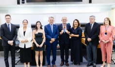 Medalhas ao advogado Antônio Teotônio