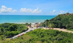 Praia de Tambaba, localizada no litoral sul paraibano