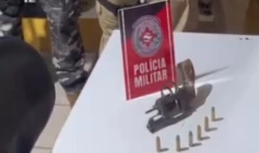 Arma e munições apreendidas em ação da PM