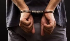 Prisão de homem após agredir a ex-namorada e banhá-la com álcool