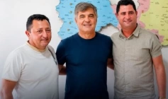 Wellington Roberto ao dos vereadores Judivan, do município de São José de Caiana, e Murilo, de Santa Inês