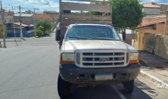 Ford F4000, apreendido em ação da PRF