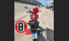 Placa adulterada por adesivo