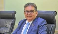 Adrino Galdino