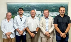 Chico Mendes ao lados de lideranças de Bernardino Batista