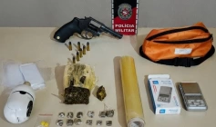 Drogas e arma de fogo apreendidas em ação policial no município de Santa Rita 