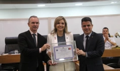 Cidadania à procuradora-Chefe da União na Paraíba, Íris Catarina