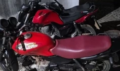 Motocicleta adulterada apreendida pela polícia militar em Bonito de Santa Fé 