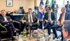Gervásio Maia participando de reunião em Brasília