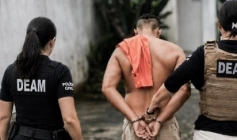 Homem preso em ação Delegacia Especializada de Atendimento