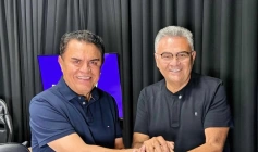 Márcio Roberto oficializando apoio a Wilson Santiago em São Bento