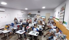 Entrega de kits escolares beneficia estudantes da rede municipal em Aparecida