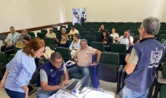 Oficina de alinhamento para a vigilância do “barbeiro”