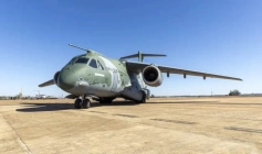 Avião com equipes de busca à Venezuela
