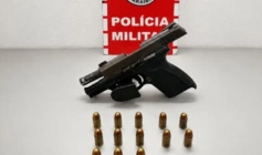 Arma e munições apreendidas em ação da PM