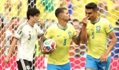 Casemiro comemorando o gol