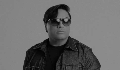 Cantor Neto Araújo, vocalista da banda Collo de Menina