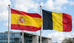 Bandeiras da Espanha e Bélgica