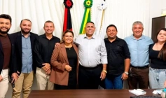 João Neto com sua bancada legislativa 