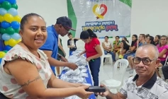 Entrega de óculos para beneficiários atendidos pelo Programa da Visão, em Aparecida 