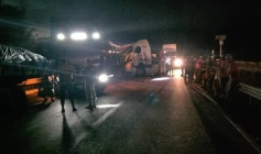 Colisão entre dois caminhões na BR-101, em Caaporã