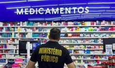 Autuação de duas farmácias