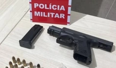 Arma, munições e drogas apreendidas pela PM