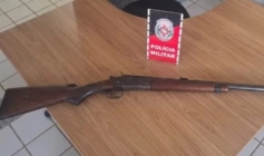 Espingarda apreendida pela polícia militar na zona rural de Sousa 
