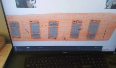 Celulares encontrados dentro de tábua 