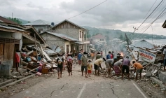 Terremoto de magnitude 7,7 na Indonésia