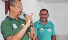 Deputado estadual Jutay Meneses visitando a Colônia de Pescadores Z-6, em Bayeux
