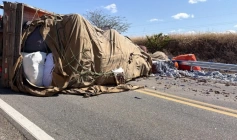 Tombamento de caminhão em Pombal