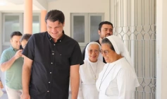 Visita de Leo a casas de acolhimento