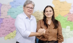 Candidato ao Senado Federal João Azevêdo e a prefeita de Olho D’Água, Joana Sabino