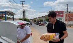 Doação de alimentos à Fraternidade Espírita Maria de Nazaré