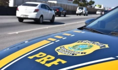 Prisão de motociclista que alterou placa artesanalmente
