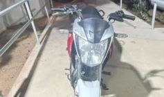 Moto apreendida pela polícia militar no município de Teixeira 