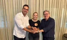 Lucas, João e a prefeita de Pocinhos