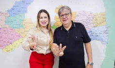 João Azevêdo e a vereadora de Santa Rita, na Região Metropolitana de João Pessoa, Cleidinha 