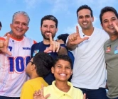 Michel Henrique ao lado de Nabor e Lucas