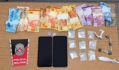 Apreensão de cocaína, maconha e motocicleta