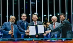 Presidente Lula, promulga Pec 