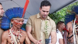 Cantor MC Ryan SP e do influenciador Chrys Dias