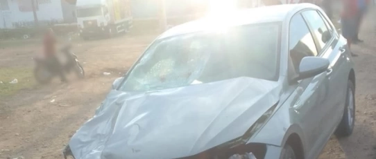 Grave colisão entre carro e moto deixa dois feridos na BR-230, em Sousa