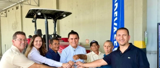 Deputado federal Wilson Santiago entrega trator para fortalecer a agricultura em São José de Caiana