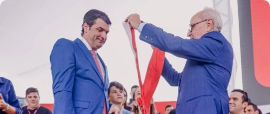 “Não viemos para ser servidos”, diz Cícero ao passar faixa ao sucessor, Léo Bezerra