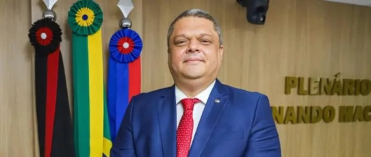 Cabedelo: Afastado da prefeitura, Edvaldo Neto pede para retomar cargo de vereador