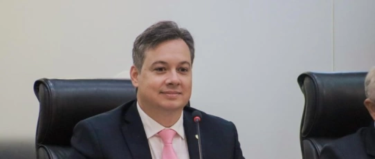 Júnior Araújo destaca aprovação de projeto que estadualiza estrada estratégica em Vieirópolis